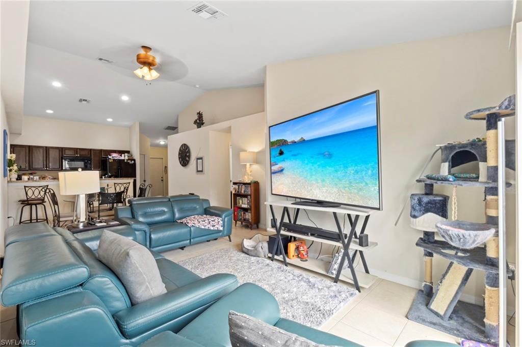 146/148 SE 12th St , Cape Coral, FL 33990 Photo