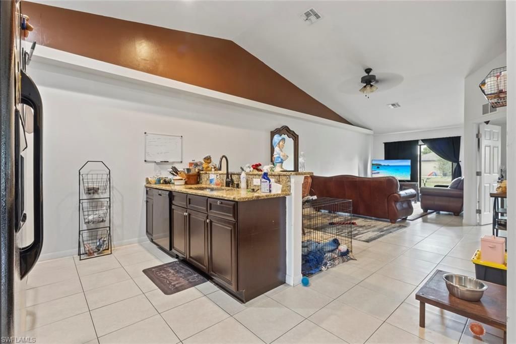 146/148 SE 12th St , Cape Coral, FL 33990 Photo