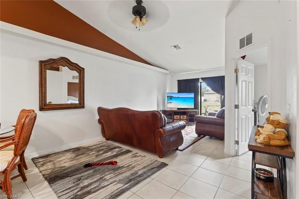 146/148 SE 12th St , Cape Coral, FL 33990 Photo