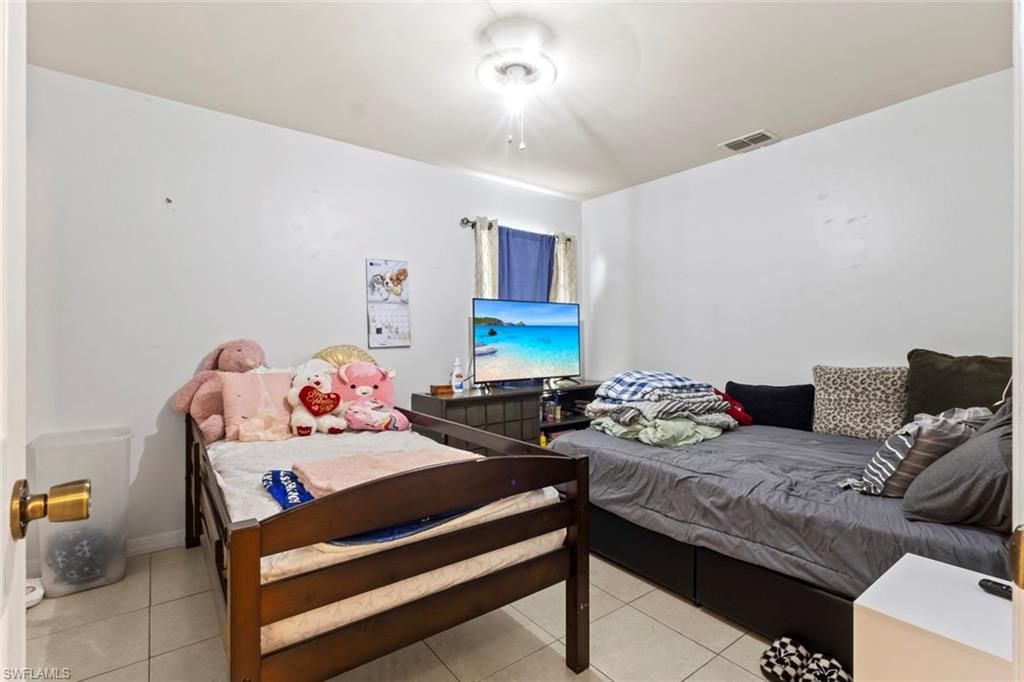 146/148 SE 12th St , Cape Coral, FL 33990 Photo