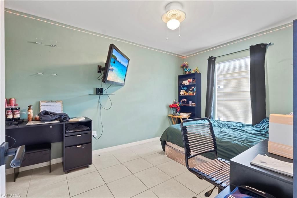 146/148 SE 12th St , Cape Coral, FL 33990 Photo