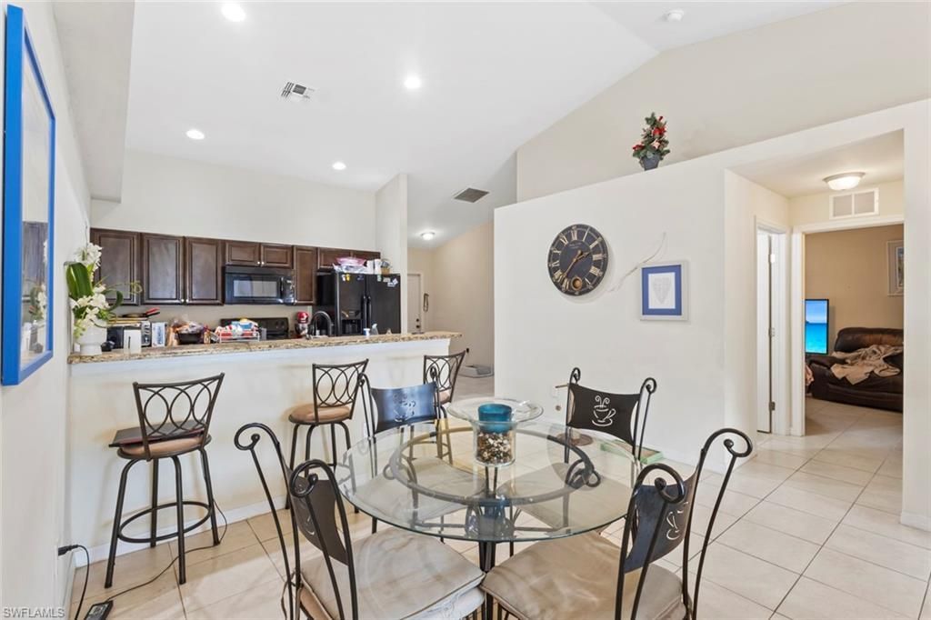 146/148 SE 12th St , Cape Coral, FL 33990 Photo