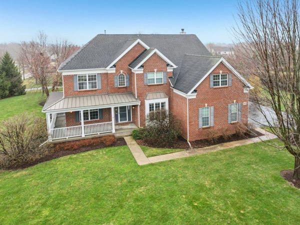 2415 Wembley Court, Gurnee, IL 60031