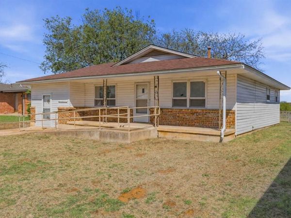 3017 NE Cimarron Trail, Lawton, OK 73507