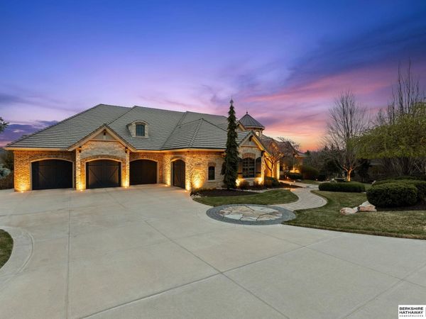 3511 S 228th Terrace, Elkhorn, NE 68022