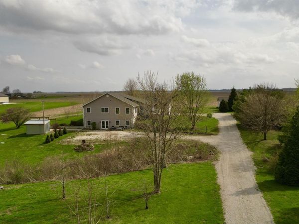 824 E 1800 N Road, Taylorville, IL 62568