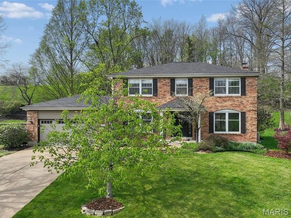 605 Waterford Ridge Court , Ballwin, MO 63021