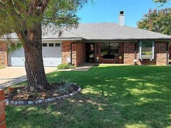 1202 Spanish Flower Drive, Granbury, TX 76048