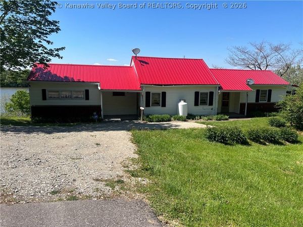 90 River Lane, Ravenswood, WV 26164