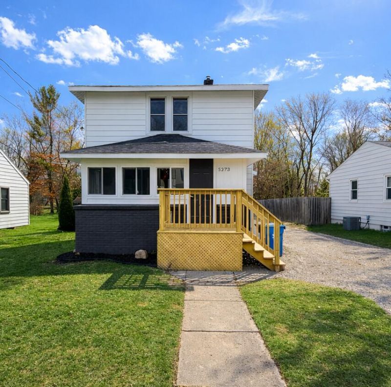 5273 Keyes Drive, Kalamazoo, MI 49004 Main Photo