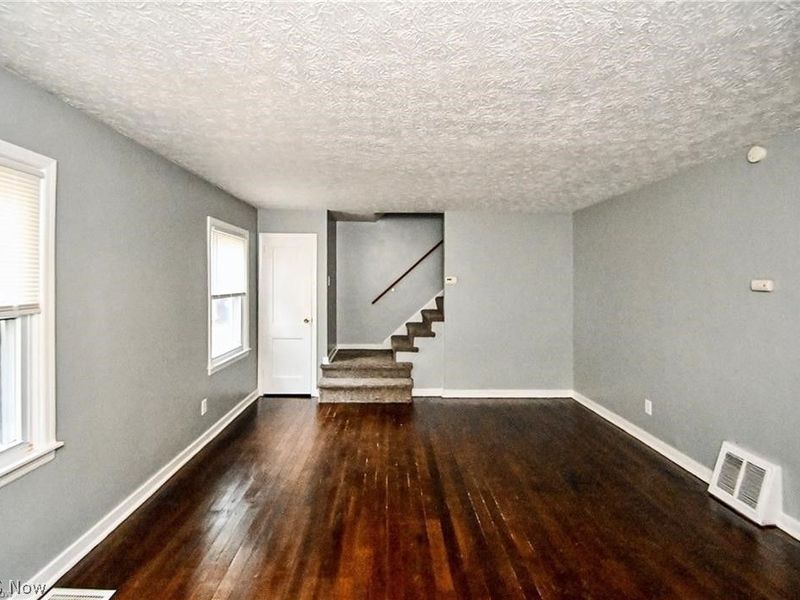 1699 Sunset Avenue, Akron, OH 44301 Photo 2