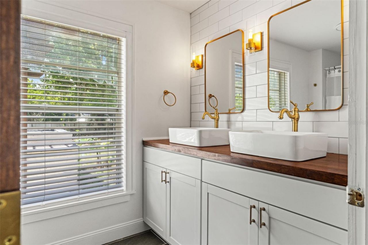 2524 Victarra Circle, Lutz, FL 33559 Photo