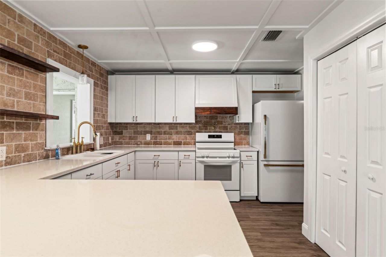 2524 Victarra Circle, Lutz, FL 33559 Photo