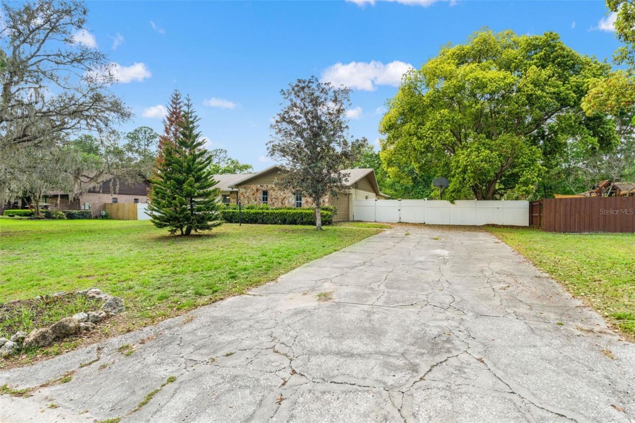 2524 Victarra Circle, Lutz, FL 33559 Photo