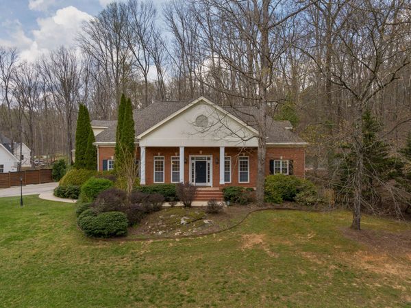 3936 Windtree Drive, Signal Mountain, TN 37377