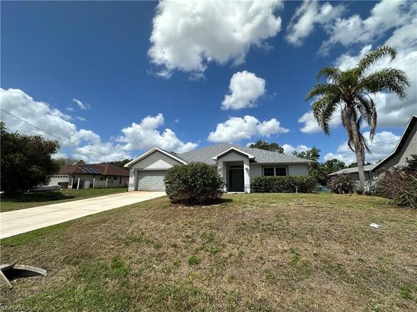 119 Columbus AVE , LEHIGH ACRES, FL 33936