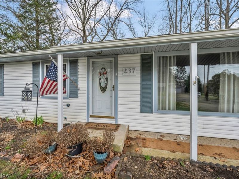 237 Spriggel Drive, Munroe Falls, OH 44262 Photo 2