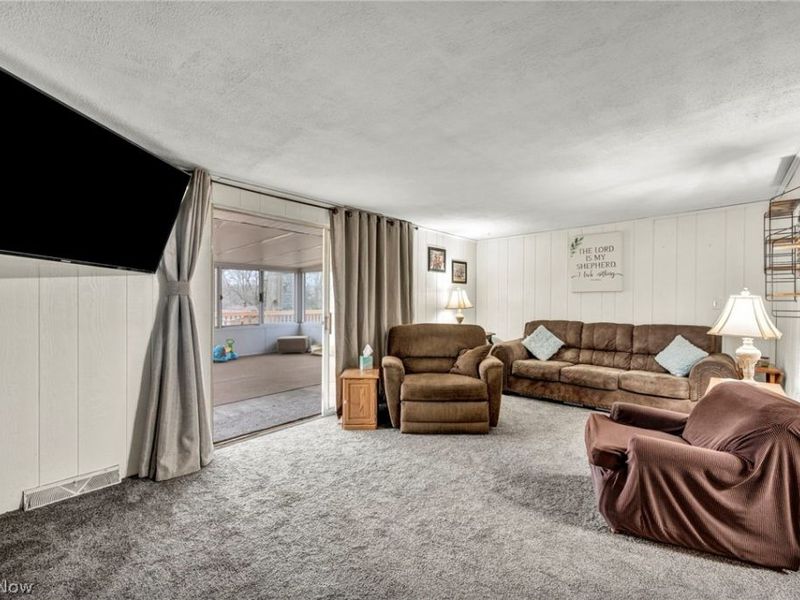 237 Spriggel Drive, Munroe Falls, OH 44262 Photo 6