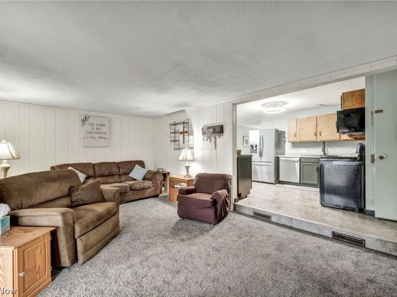 237 Spriggel Drive, Munroe Falls, OH 44262 Photo 8