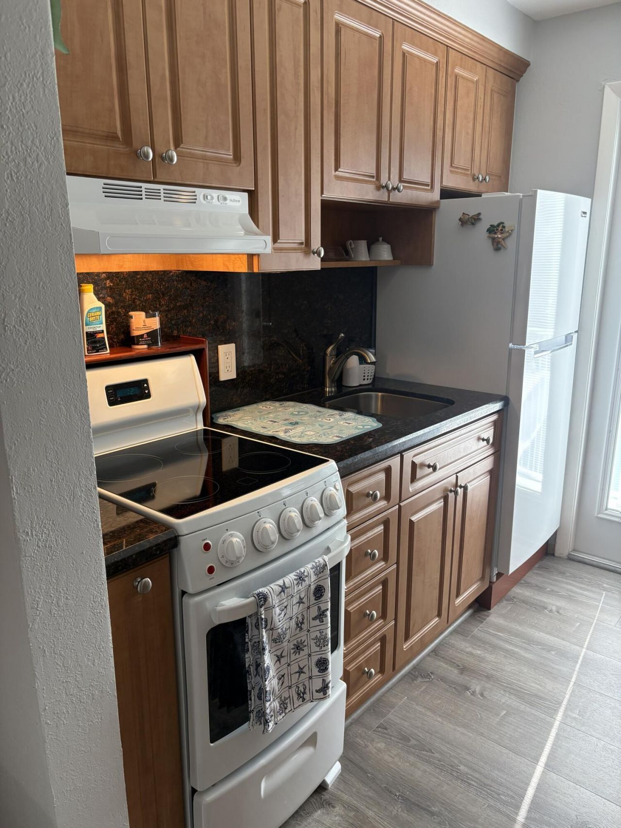 315 Van Buren Street, Unit 203b, Hollywood, FL 33019 Photo