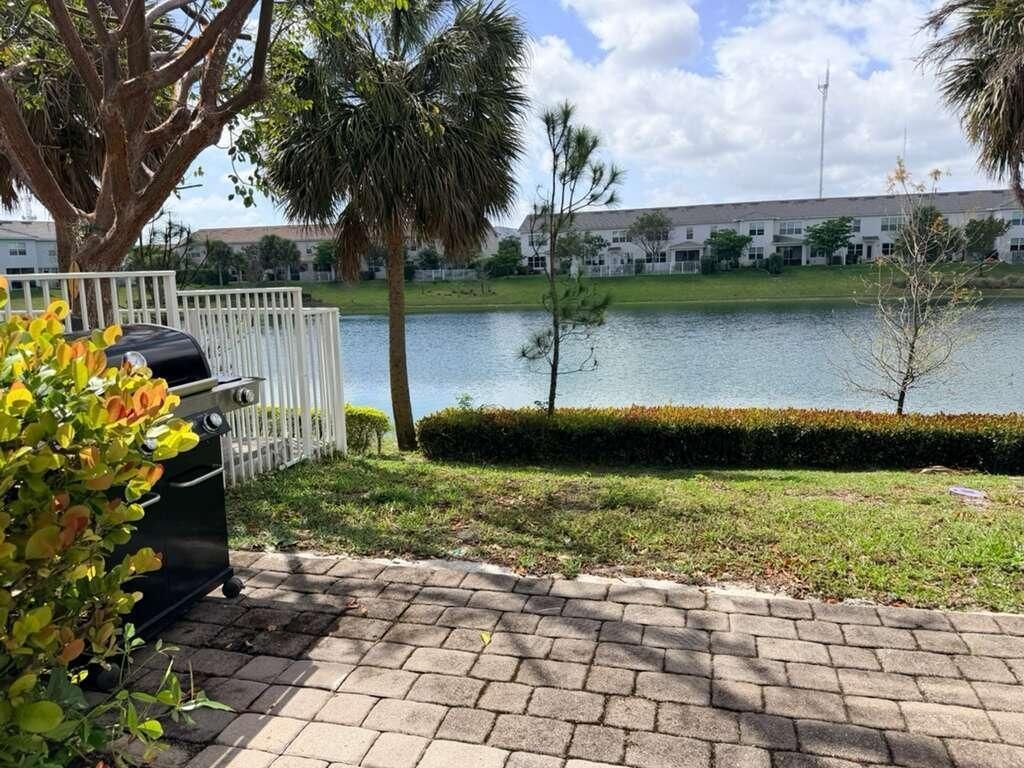 4924 Greenway Drive, Hollywood, FL 33021 Photo