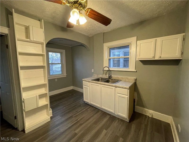 866 S Hawkins Avenue, Akron, OH 44320 Photo 12