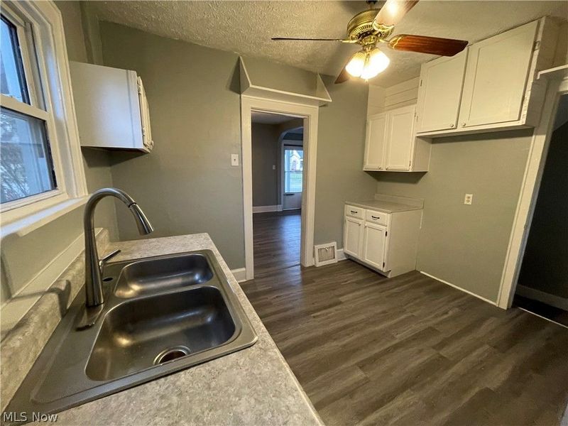 866 S Hawkins Avenue, Akron, OH 44320 Photo 13