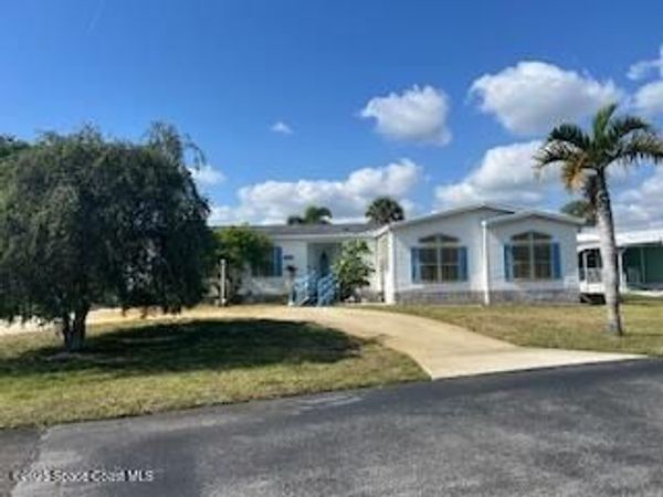 5361 Bison Street , Unit P19, Micco, FL 32976