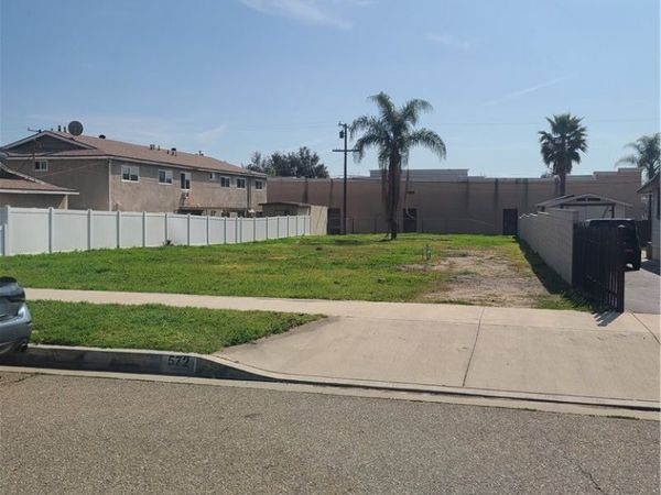 572 West, Upland, CA 91786