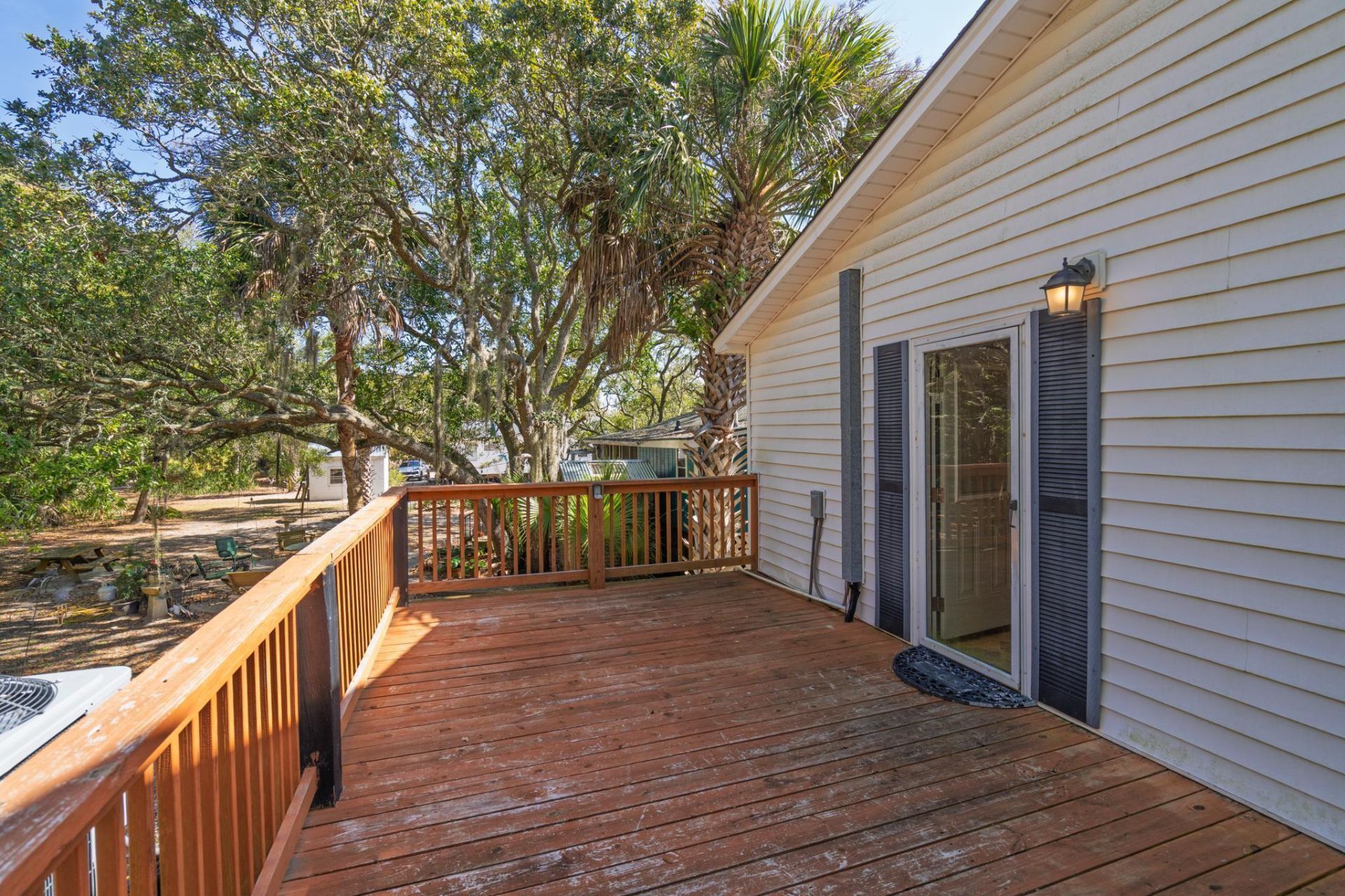 2305 Myrtle Street Photo 16