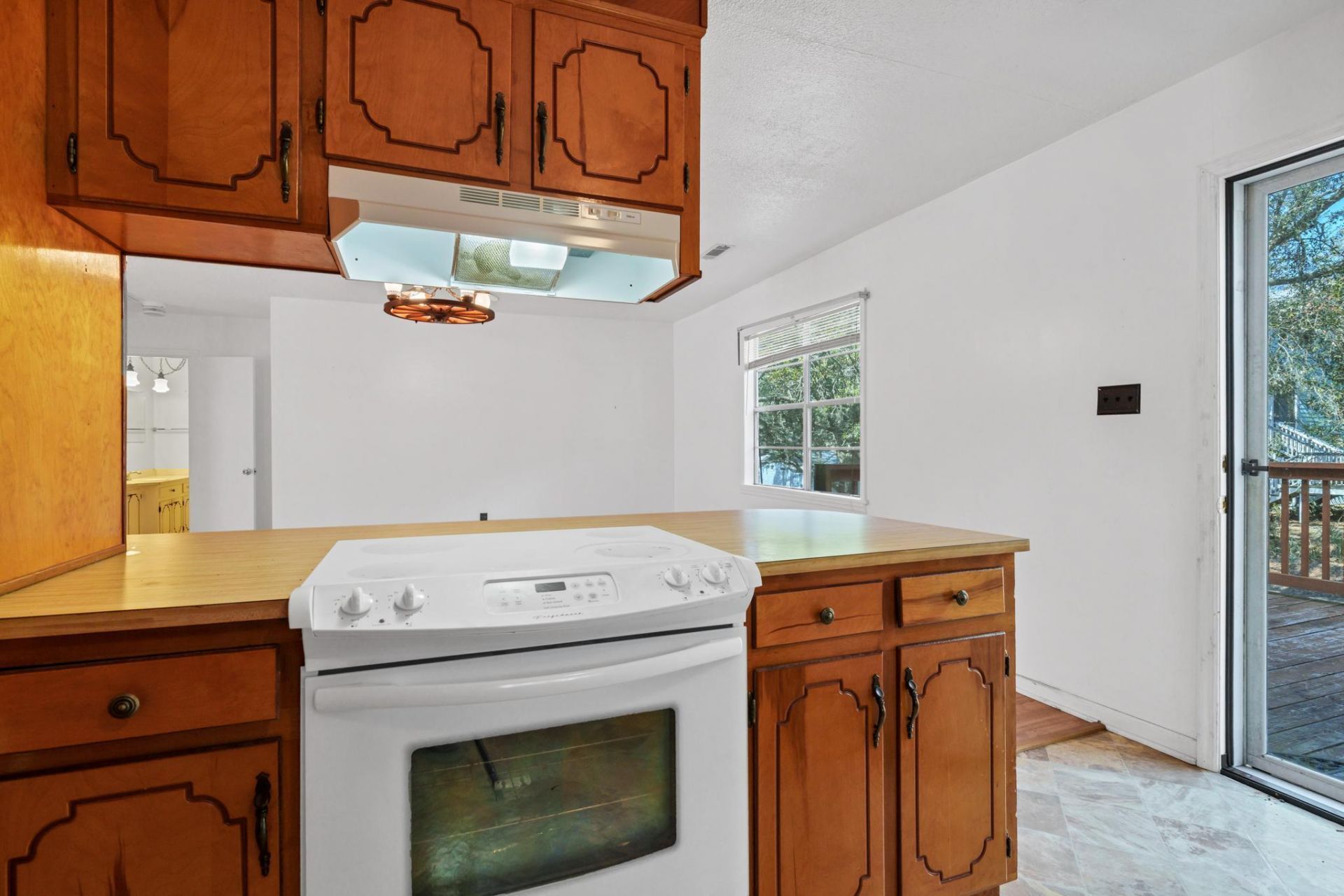 2305 Myrtle Street Photo 21