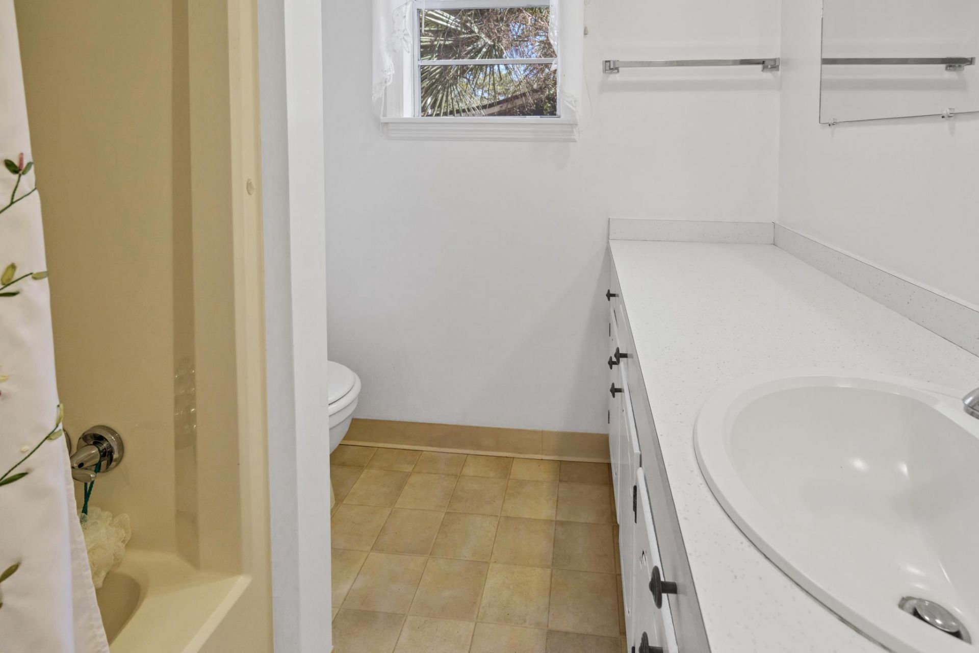 2305 Myrtle Street Photo 28