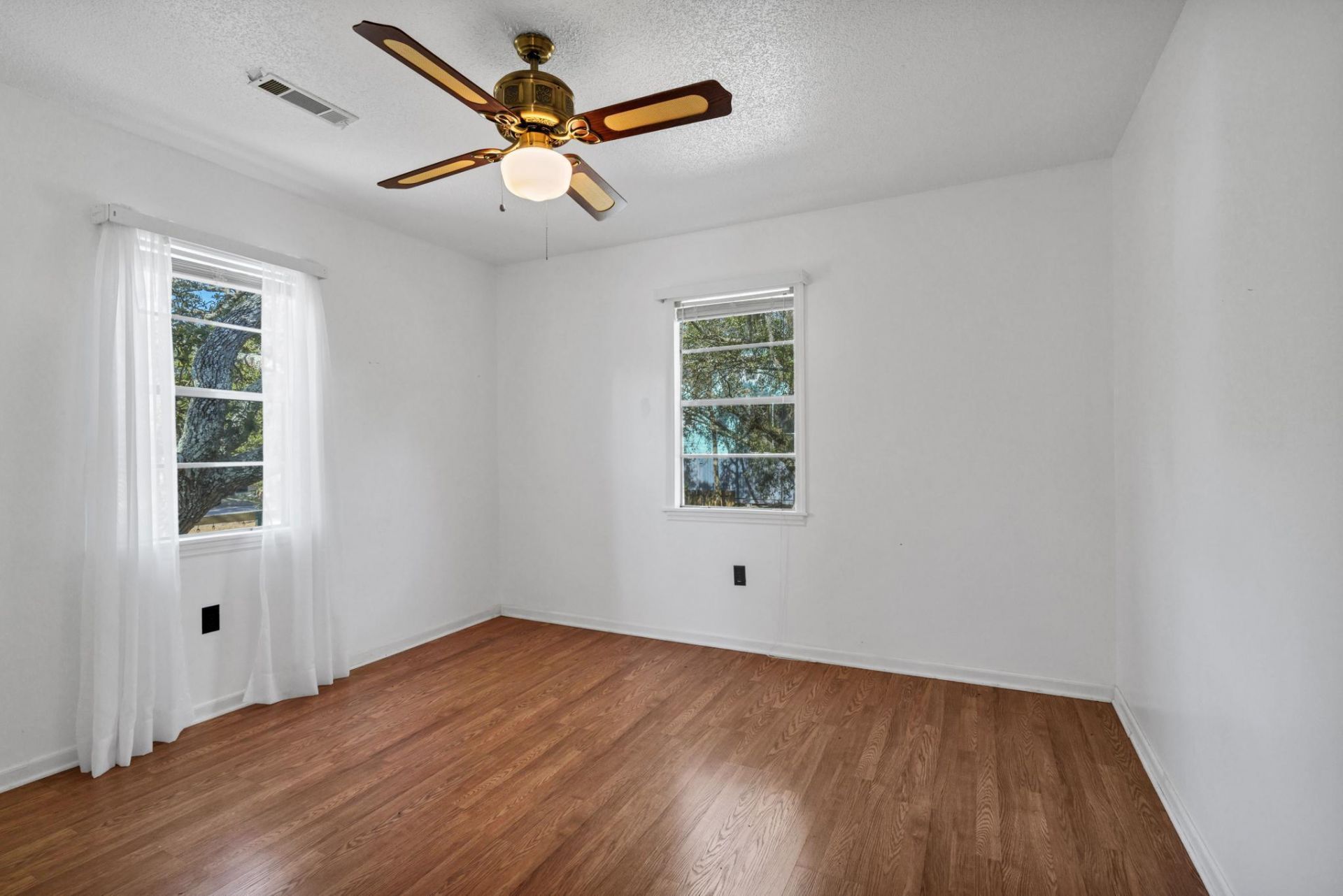 2305 Myrtle Street Photo 28