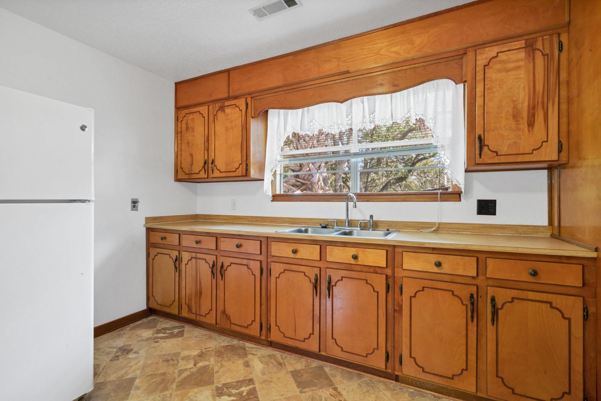 2305 Myrtle Street Photo 30