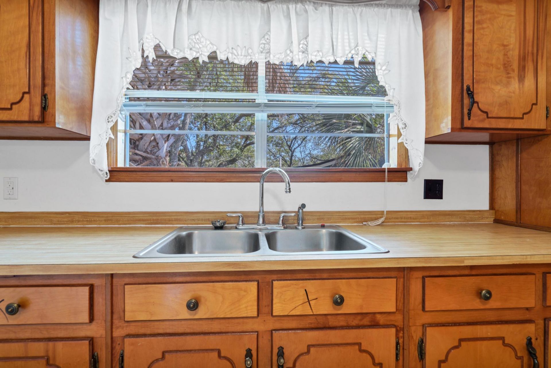 2305 Myrtle Street Photo 31