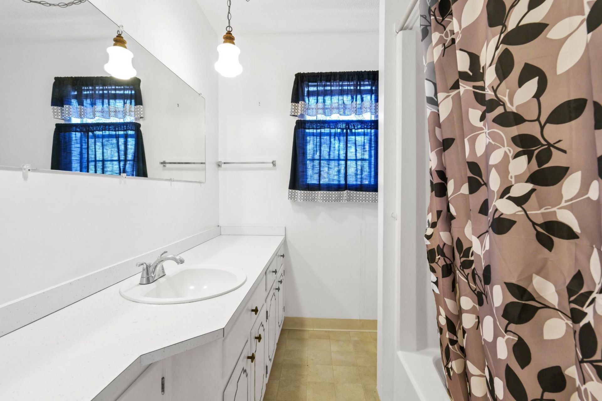 2305 Myrtle Street Photo 40