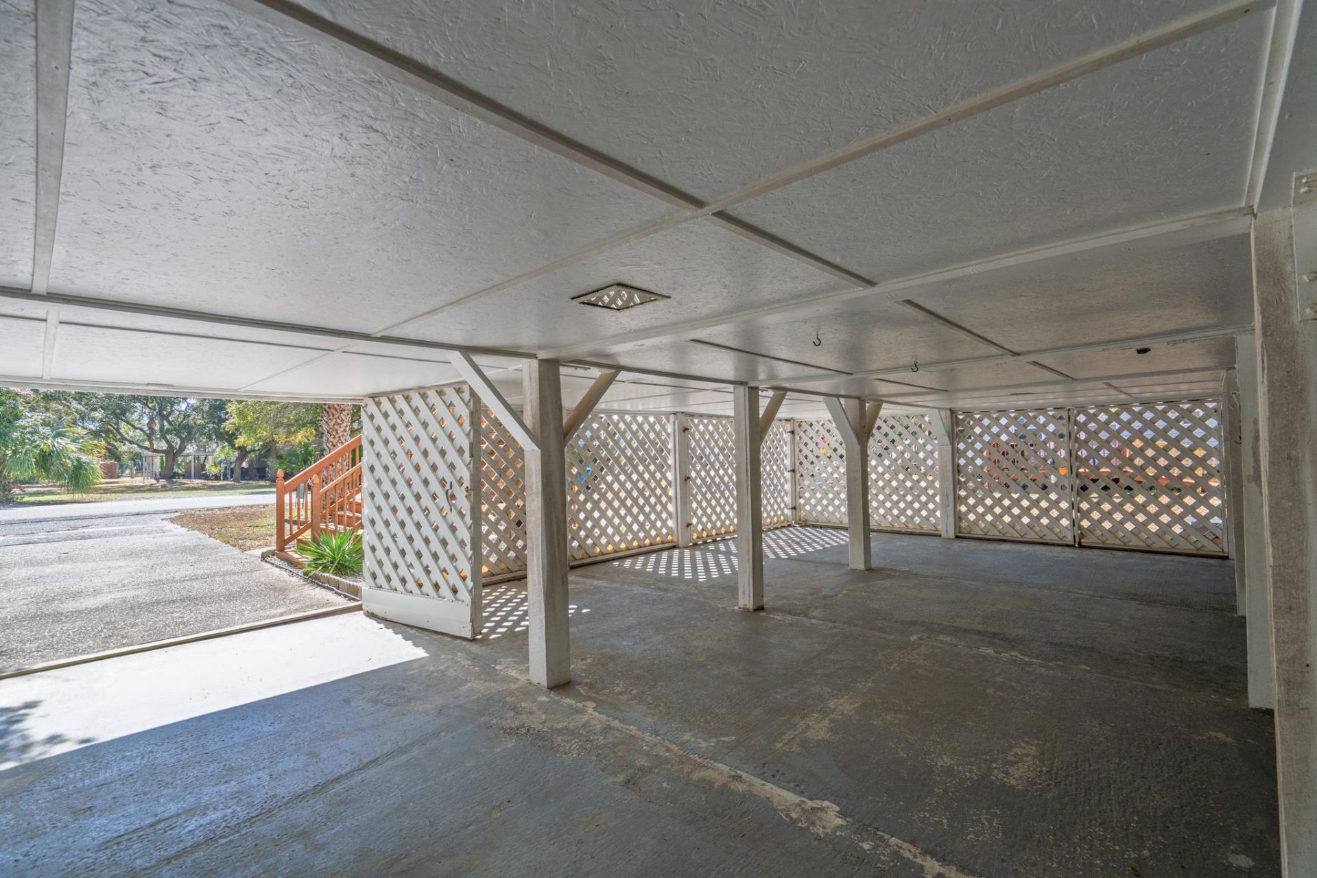 2305 Myrtle Street Photo 5