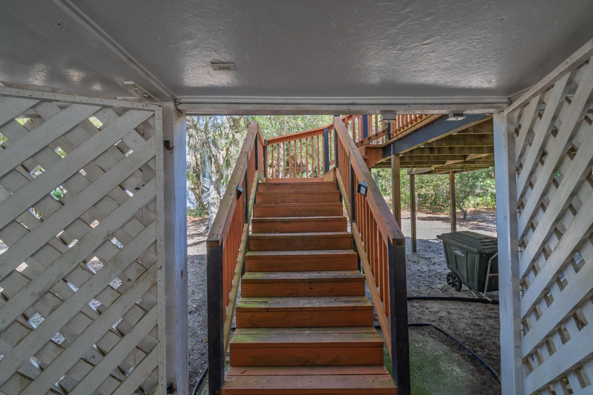 2305 Myrtle Street Photo 7