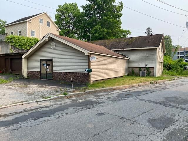 152 Henry Street, Saratoga Springs, NY 12866 Main Photo