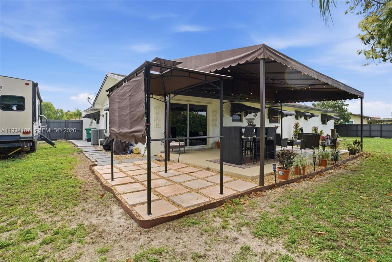 28500 SW 161st Ave, Homestead, FL 33033 Photo