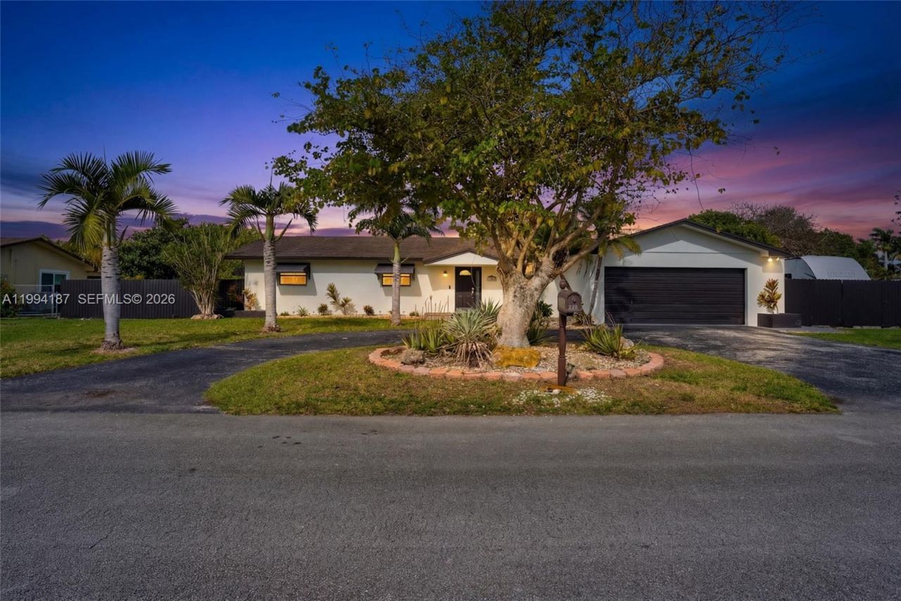 28500 SW 161st Ave, Homestead, FL 33033 Photo