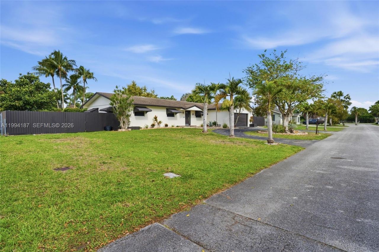 28500 SW 161st Ave, Homestead, FL 33033 Photo