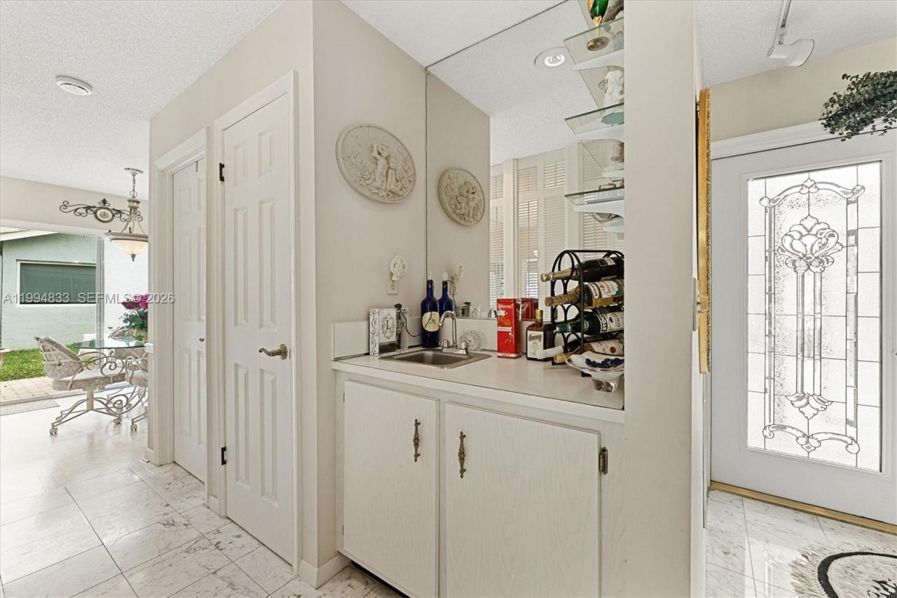 5669 Pinecrest Cir , Boca Raton, FL 33433 Photo