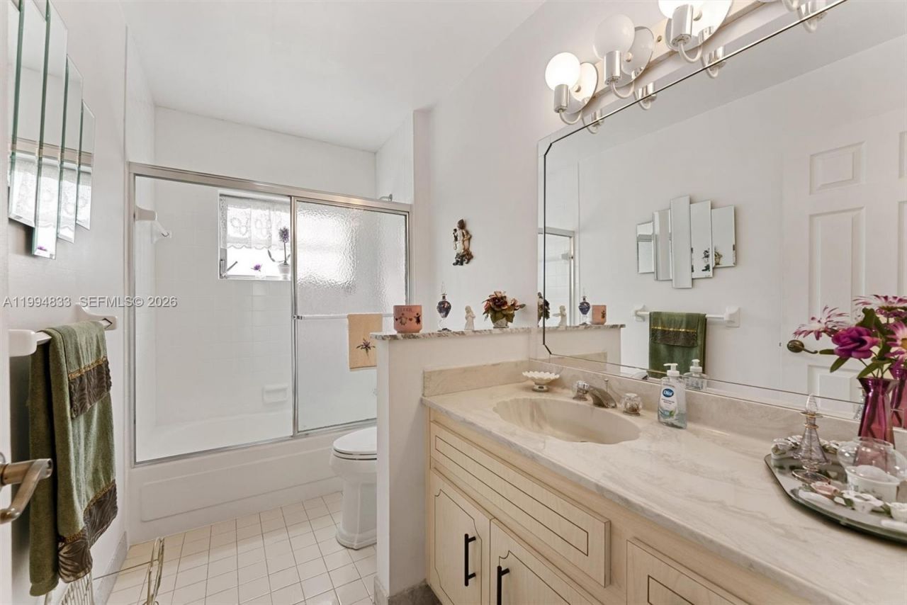 5669 Pinecrest Cir , Boca Raton, FL 33433 Photo