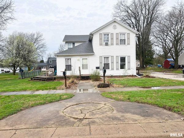 208 N MYERS Street, Eureka, IL 61530