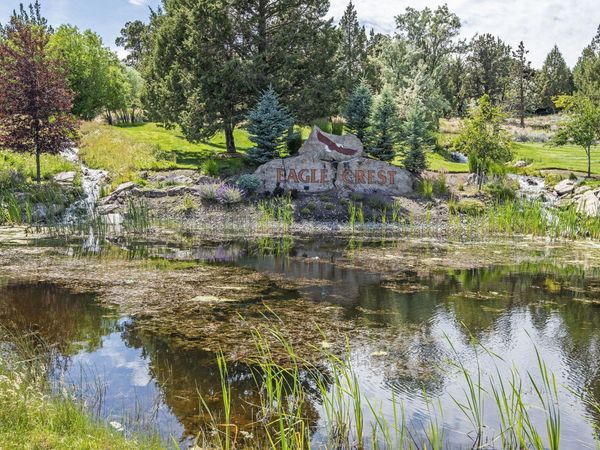 285 Vista Rim Drive, Redmond, OR 97756