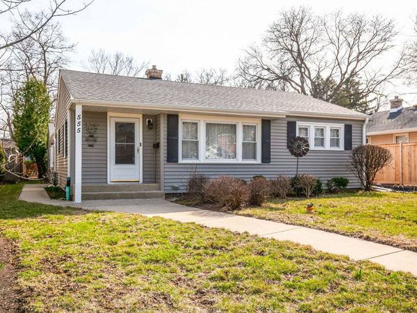 555 Longfellow Avenue, Deerfield, IL 60015