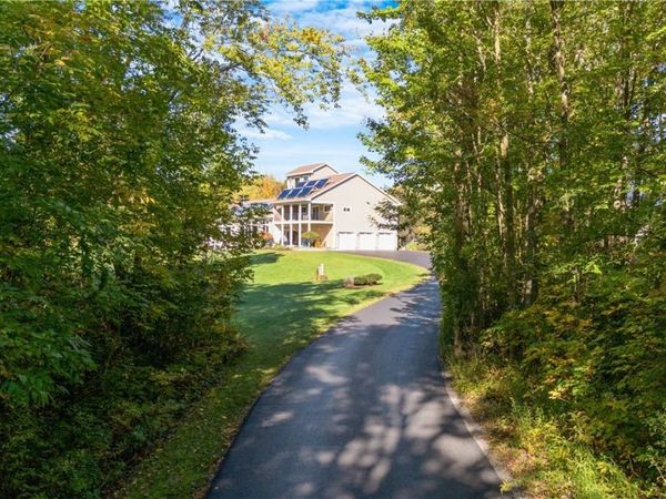 6687 Beach Road , Syracuse, NY 13209