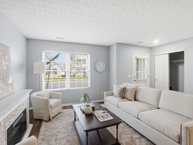 6001 Canyon Creek Drive, Unit 303, Dublin, OH 43016 Photo 4