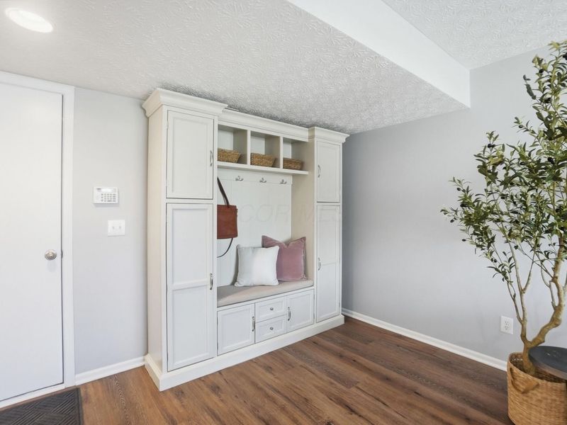 6001 Canyon Creek Drive, Unit 303, Dublin, OH 43016 Photo 5